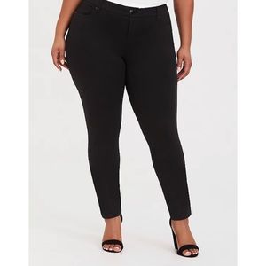 TORRID Signature Stretch Premium Ponte Skinny Pant